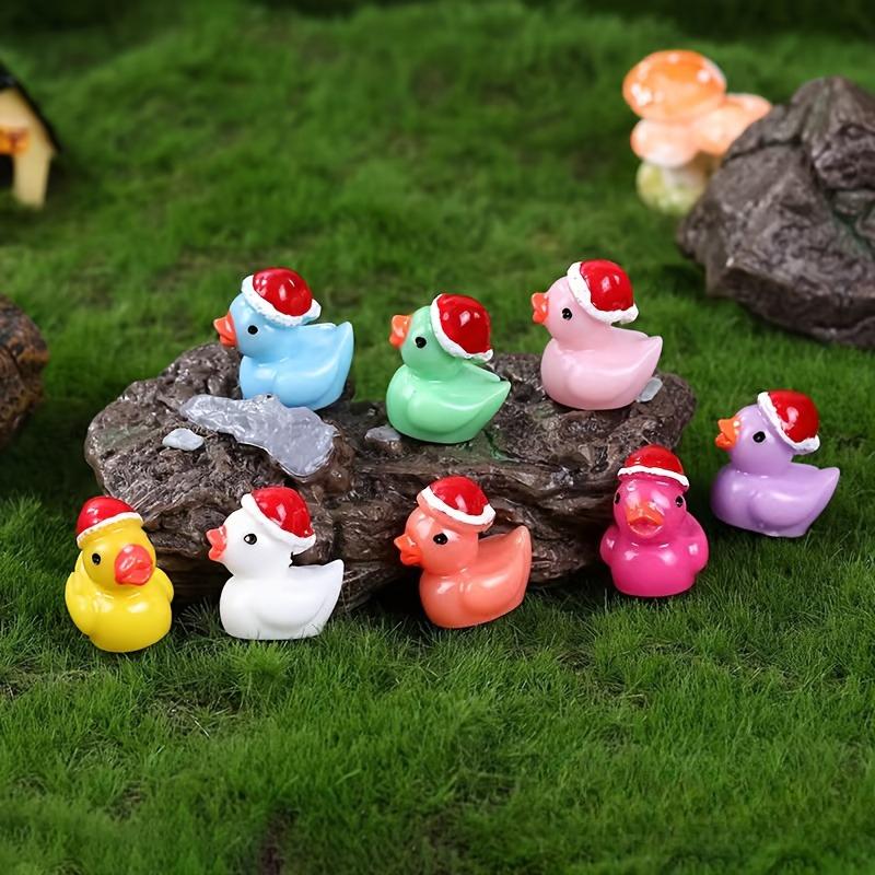 10pcs Whimsical Christmas Duck Home Desktop Decorations, Handcrafted Exquisite Miniature Rubber Ducks with Santa Hats