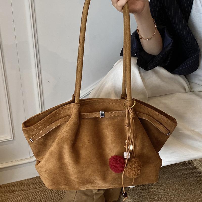 Large Capacity Tote Bag Women's Autumn New Commuter Lazy Wind Matte Vegetable Basket Bag Shoulder Armpit Bag