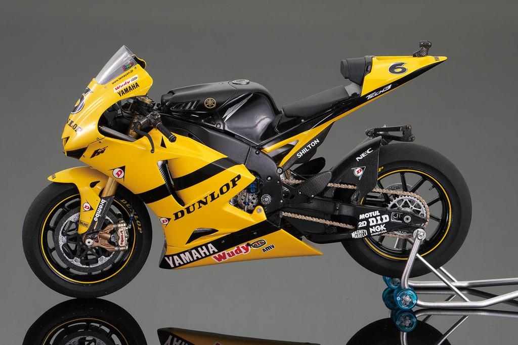 PLATZ BEEMAX 1/12 Yamaha YZR-M1 2007 Motorrad Modellbausatz BX13002, Plastik-Maßstabsmodell für Hobbybau