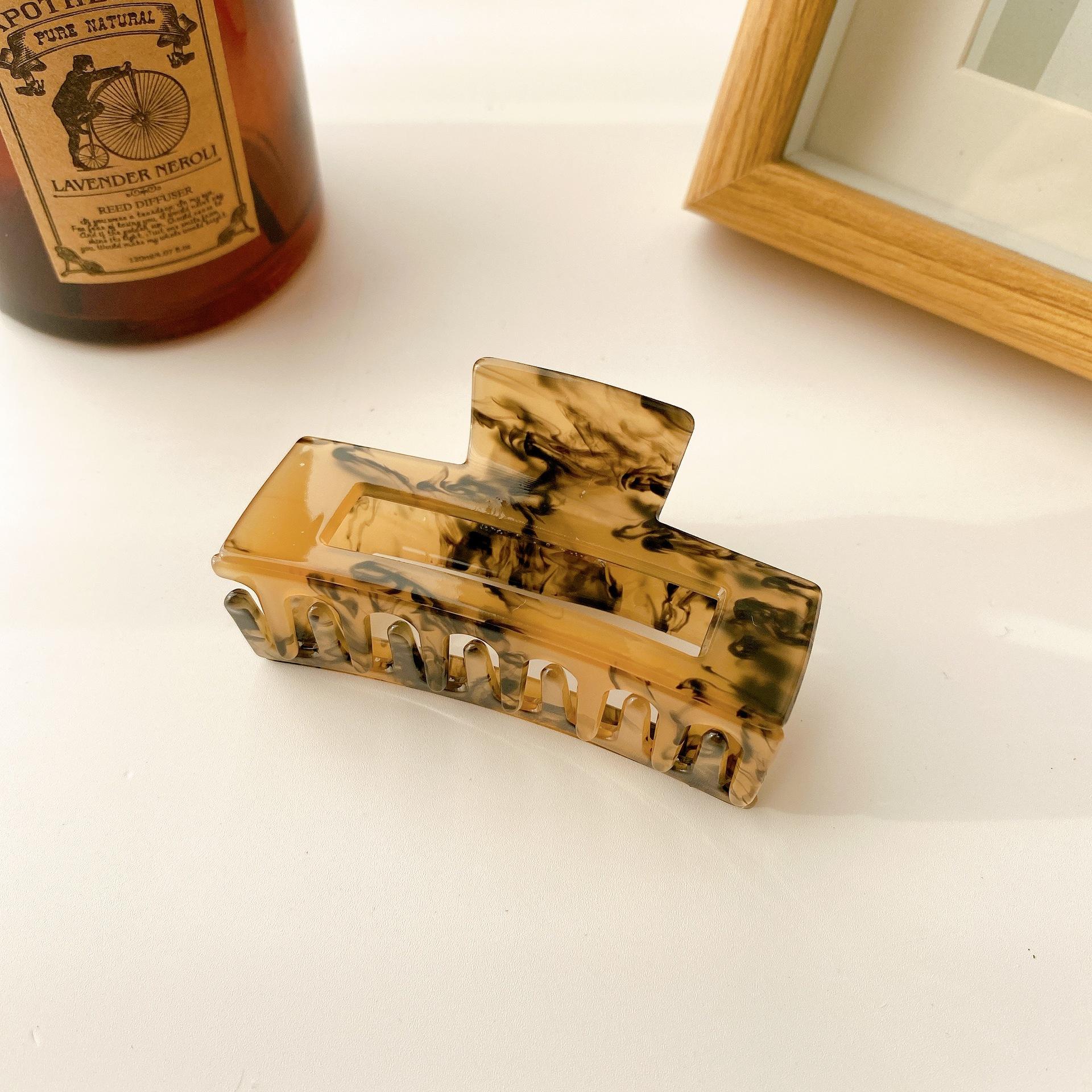 

Модные акриловые аксессуары для волос для женщин со свежими геометрическими дизайнами и стилями Ink Black