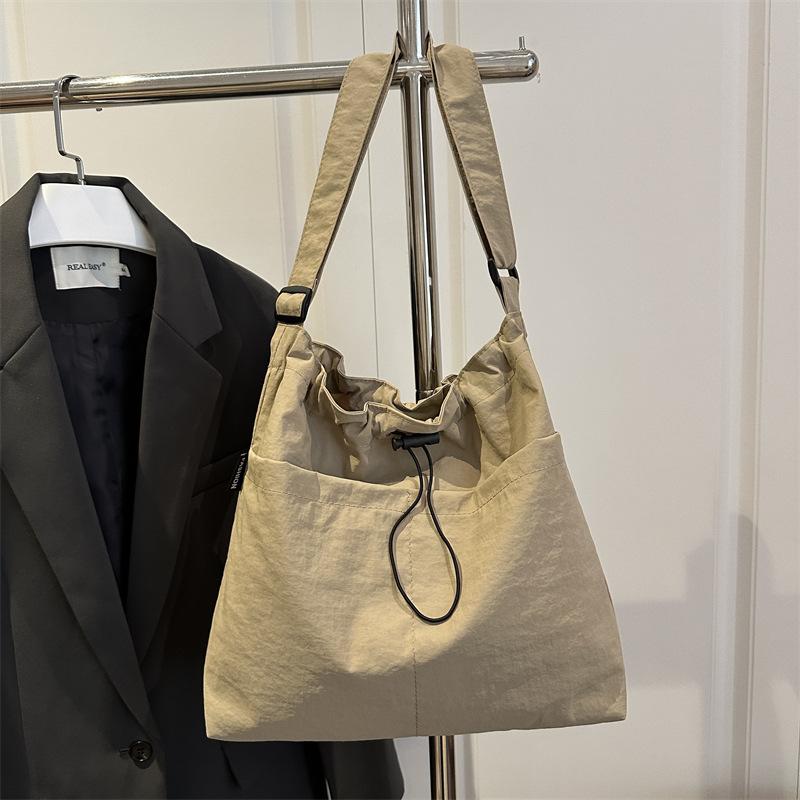 Japanese Casual Big Bag Women's 2025 New Fashion Mommy Shoulder Bag Large Capacity Tote Bag Class Commuter Bag