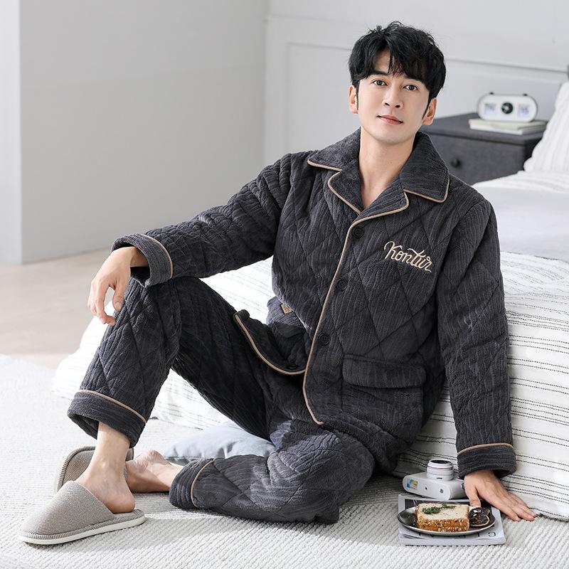 Herbst und Winter Herren Schlafanzug Dreilagig Gepolstert Korallenfleece Winter Verdickt Fleece Warm Flanell Hausanzug Set
