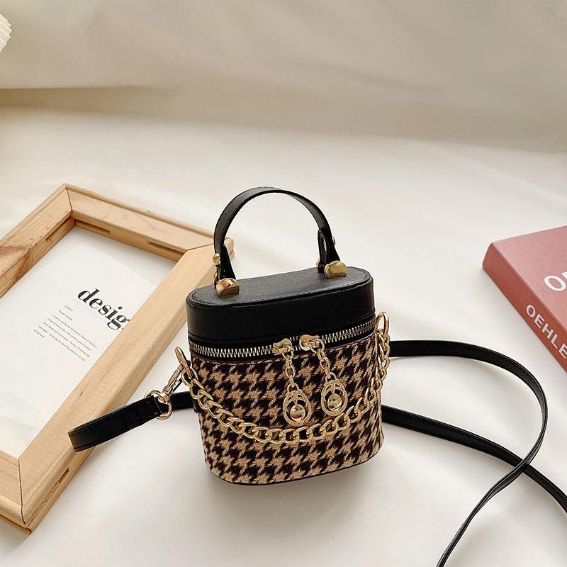 

Adorable Mini Pu Leather Crossbody Bag For Kids Stylish Modern Design In Black And Brown чёрный