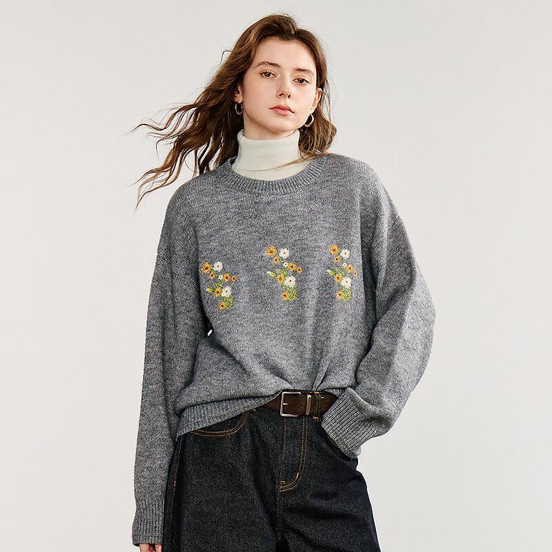 Chuyu Women's Floral Embroidered Loose Knit Sweater