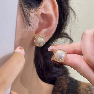 Square Retro High-end Earrings with Temperament