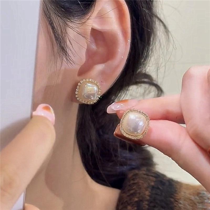 Square Retro High-end Earrings with Temperament