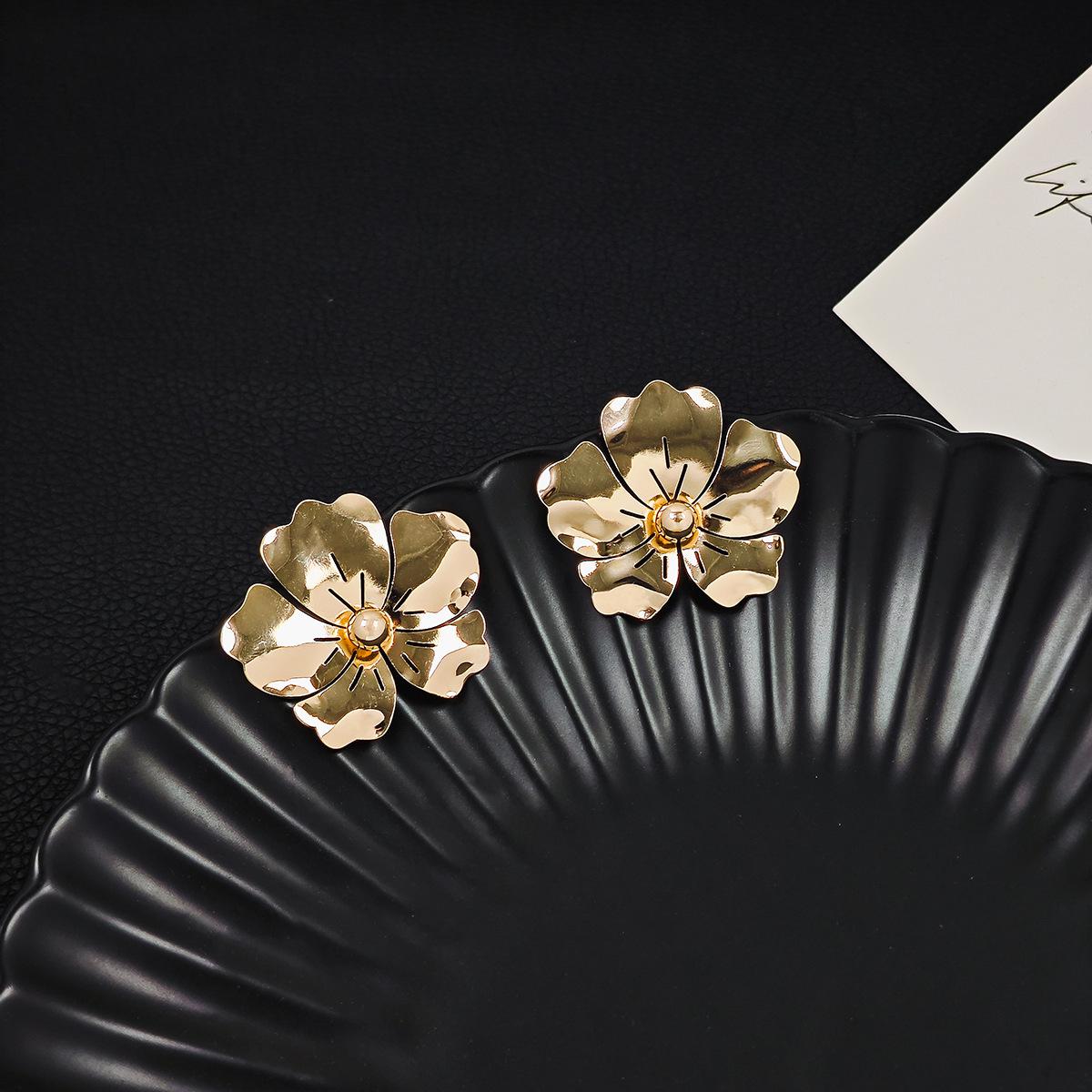 

Ретро Геометрические Листья Полые Металлические Серьги-подвески в форме веера