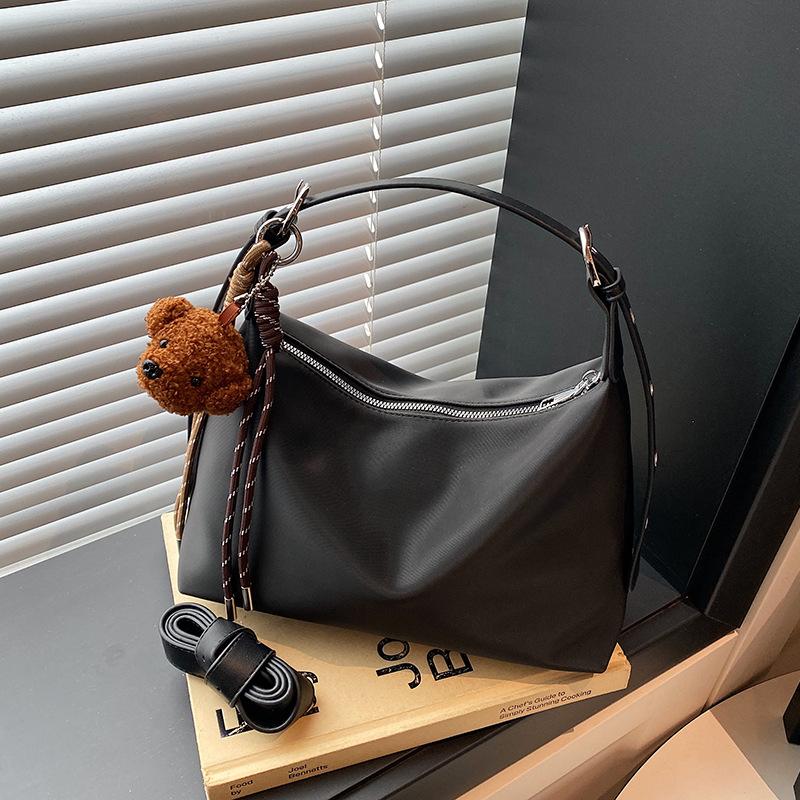 Retro bag women's large capacity 2025 new summer casual shoulder messenger bag Korean version texture commuter tote bag
