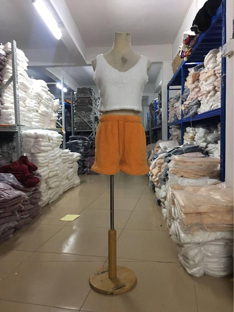Conjunto de Pijama de Felpa de Invierno para Mujer, Estilo Europeo y Americano, 3 Piezas: Top Corto de Manga Larga, Chaleco y Shorts