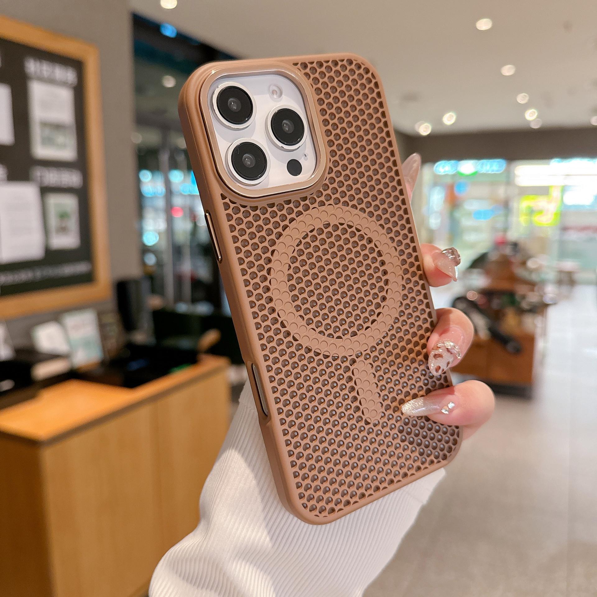 

Сетчатый чехол для мобильного телефона с охлаждением, чувствительный к коже, подходит для iPhone 16 Лето 15plus Защитный чехол Apple 16promax Apple 12Promax коричневый