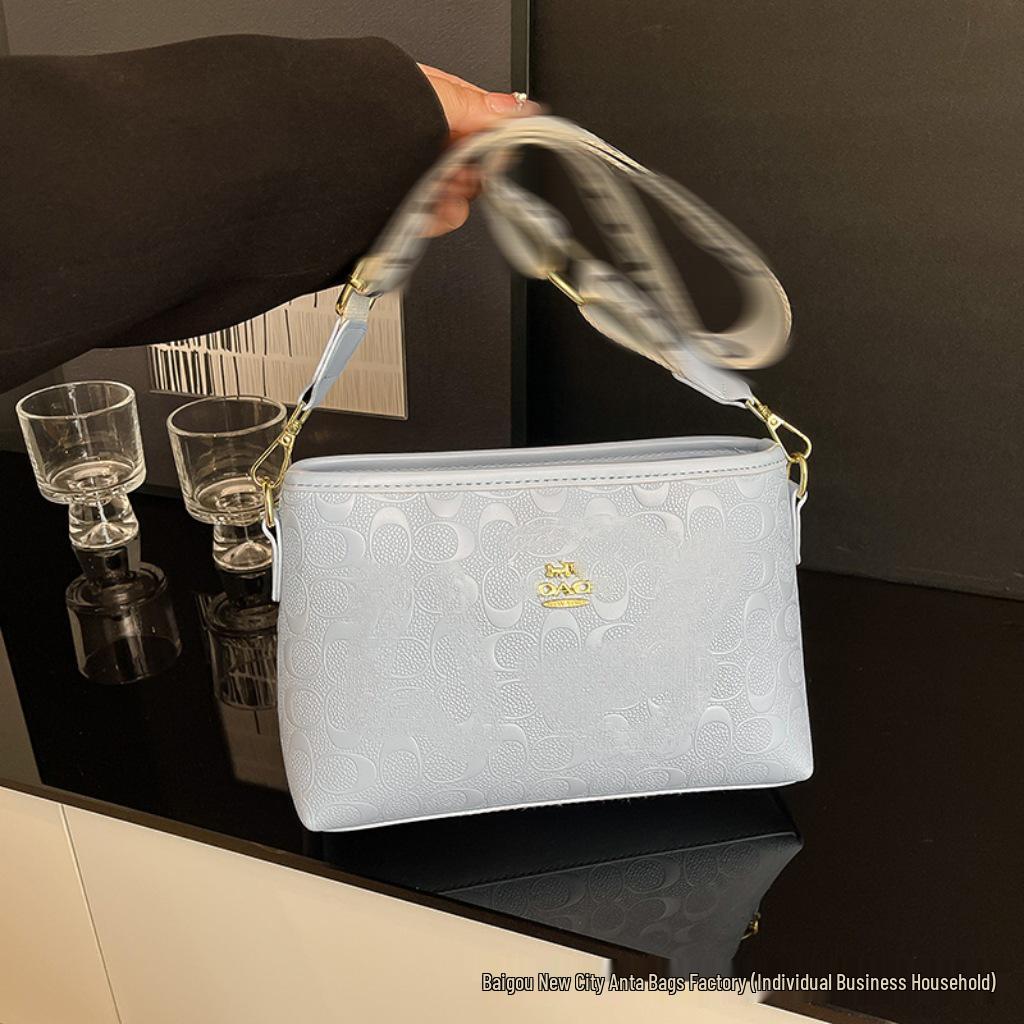 Versatile Women's Handbag: High-End Print with Wide Strap for Shoulder or Crossbody Wear