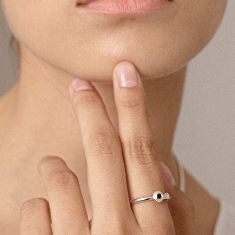 Ahndronico Sapphire Ring