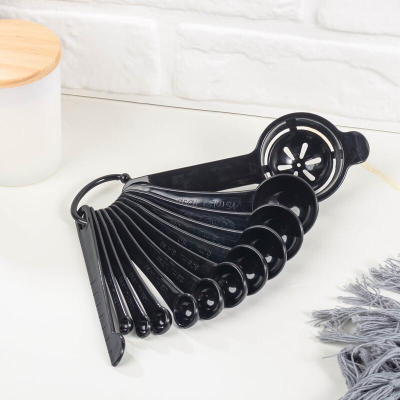 MDNG Plastic Measuring Spoons and Cups Set