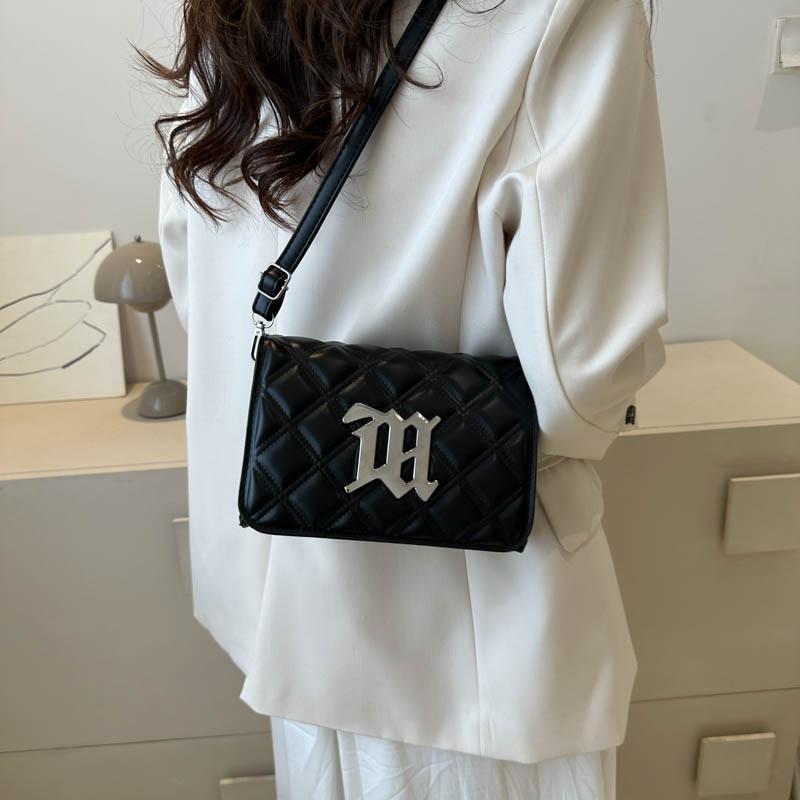 Small square bag rhombus embroidery thread temperament simple small bag women's 2025 early spring new versatile ins shoulder messenger bag