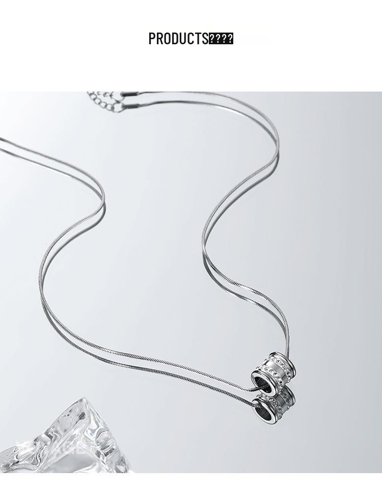 Elegance: Women's Little Waist Titanium Pendant for Sweater – Colorfast, Luxurious Summer Necklace