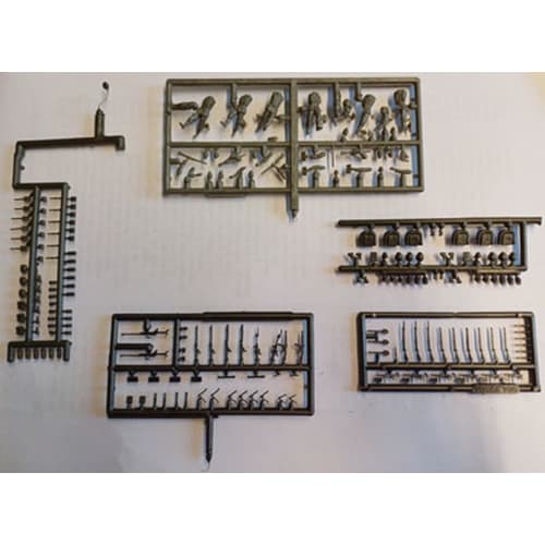 Preiser 1/72 Scale Marching German Grenadiers and Machine Gunners 1939-45, 12-Piece Plastic Model Kit, GP72527 (Personnel)