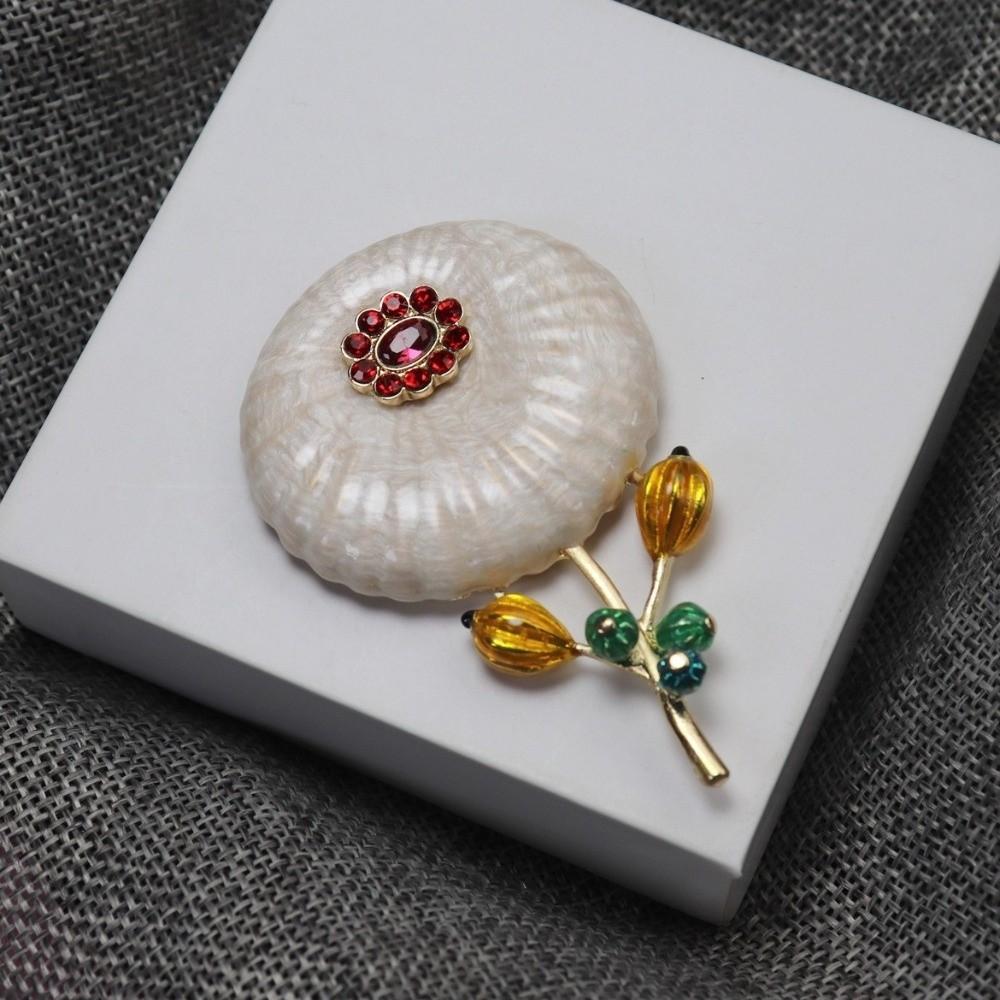Vintage Thistle Flower Brooch Metal Material Glazed Surface Pins Three-Dimensional Gold Color Lapel Badge Party And Casual Wear