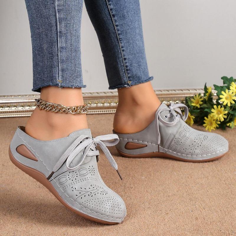 Pantofole con zeppa con tacco a zeppa delle nuove donne Modello con lacci Pantofole da donna con testa cava 43 Scarpe da donna di formato 2024 Nuovi sandali estivi