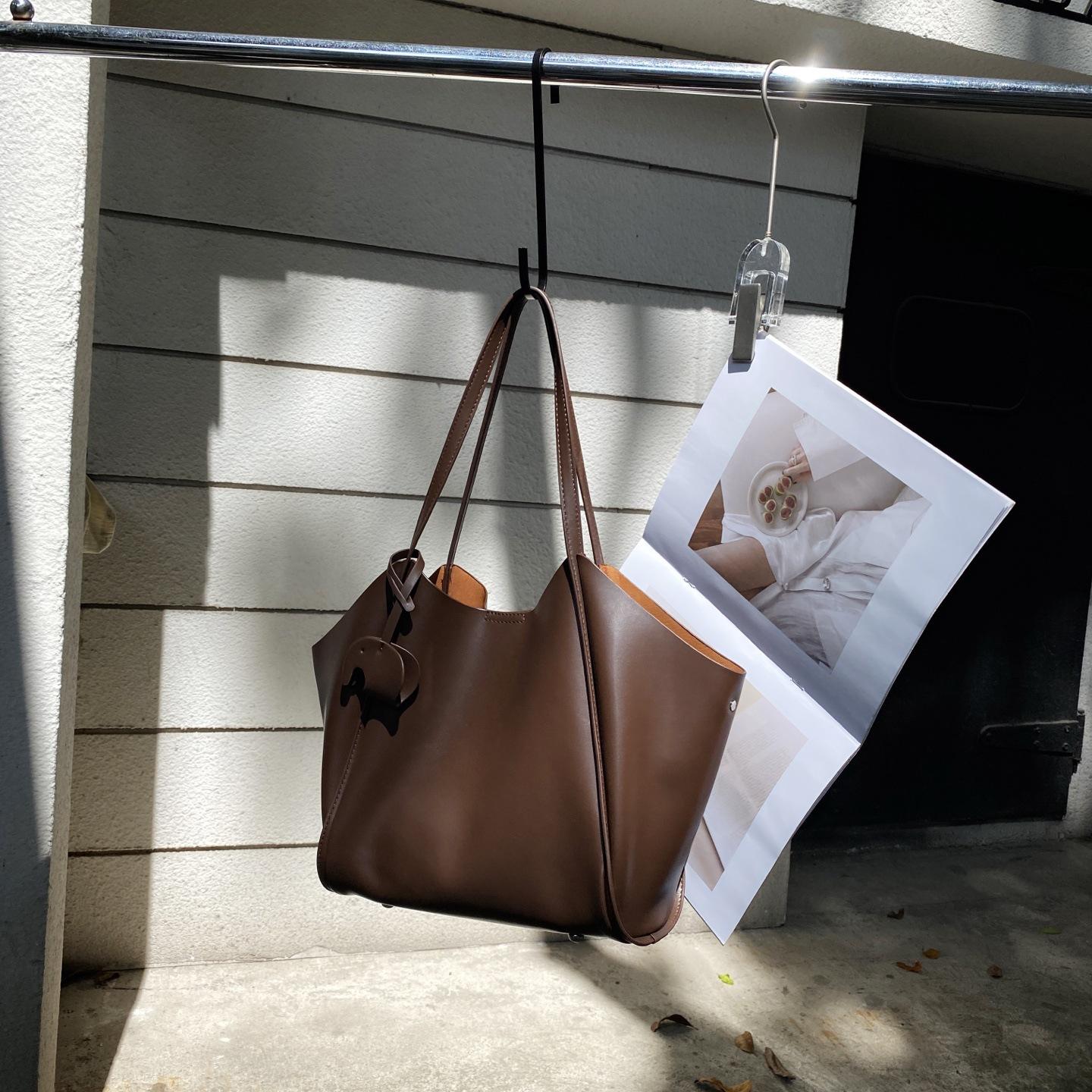 

Genuine Leather Large Capacity Cowhide Shoulder Bag 2025 Fashion High-end Sense Simple Faux Leather Single Shoulder Casual Shoulder Bag 40x10x27cm хаки