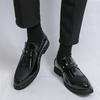 Glänzende Fußabdeckung Nieten spitze Lederschuhe Britischer Stil Kleid Business Casual Schuhe große Größe Slipper Herrenschuhe