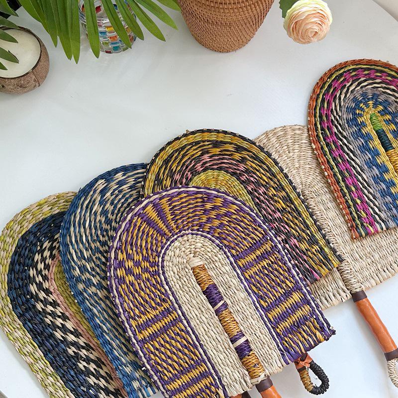 Vietnamese Seaweed Straw Fan: African-Style Wall Decor & Handheld Palm Leaf Fan