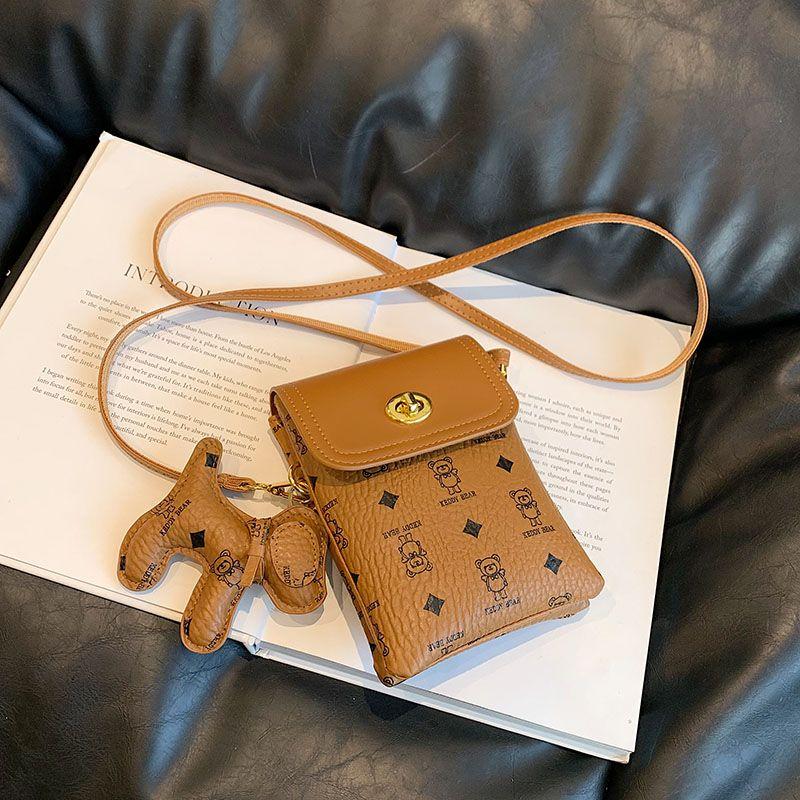 

Маленькая сумка 2024 Новое поступление Западный стиль Женская сумка Лето Популярная Универсальная сумка-мессенджер Модная Мини-сумка для телефона Кошелек для монет Brown No pendant