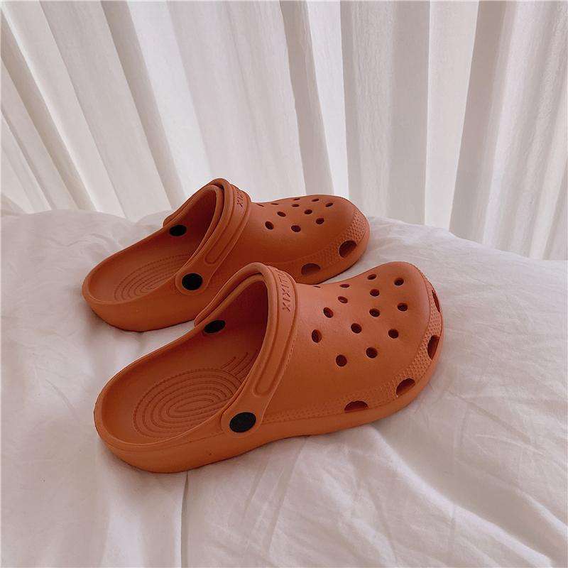 Korean new hole shoes ins cartoon cute couple bag head cool slippers men and women comfortable nurse shoes non-slip