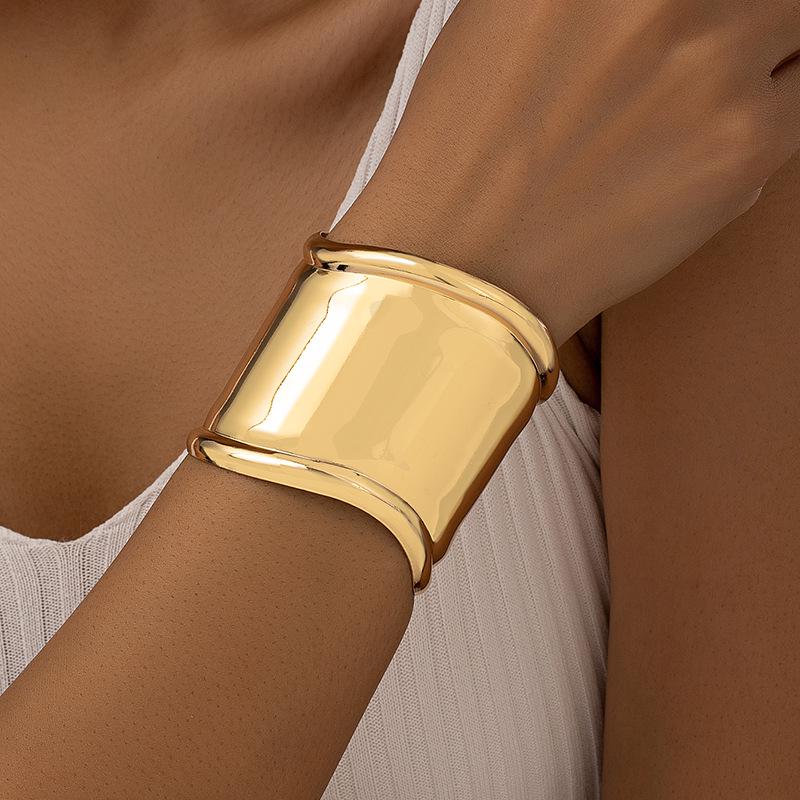 

Exaggerated Fashion Wide Face Bangle - Women s Trendy Open Design Jewelry