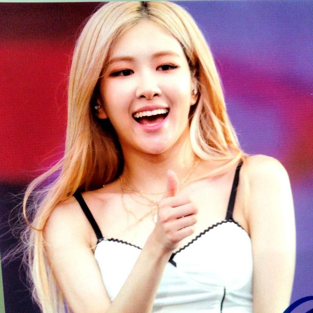 [USED] On Sale...Rosé Autographed 2L Size Photo...Rose...BLACKPINK...