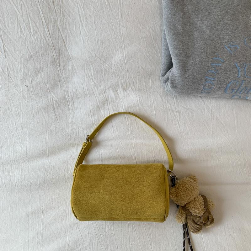 

Ретро замшевая простая сумка-пельмень под мышкой, ручная маленькая квадратная сумка для поездок на работу, одноплечная сумка кроссбоди жёлтый