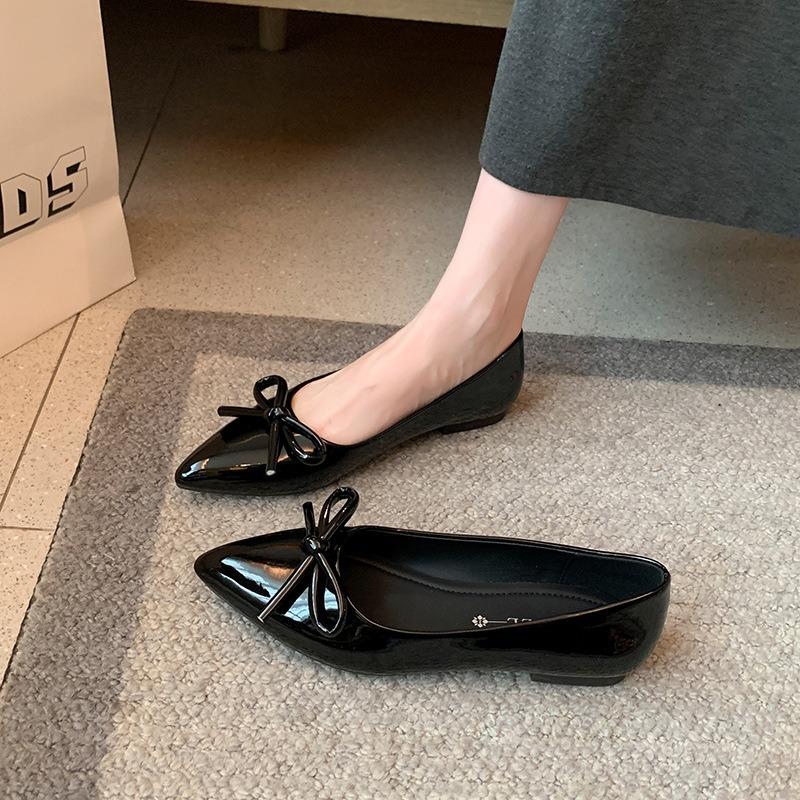  Versatile shallow single shoes  New bow pointed flat shoes Wide large size women's shoes