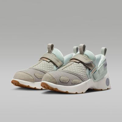 Jordan Trunner LX Corduroy White Bright Ceramic Gum (Women's)