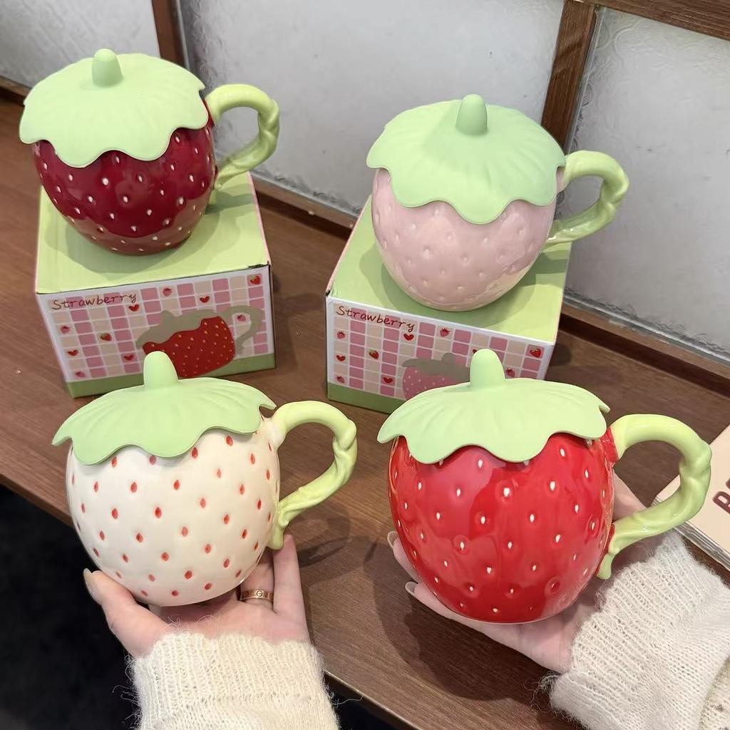 Strawberry mug with lid, high-value creative cup, ceramic water cup, niche birthday gift for girls