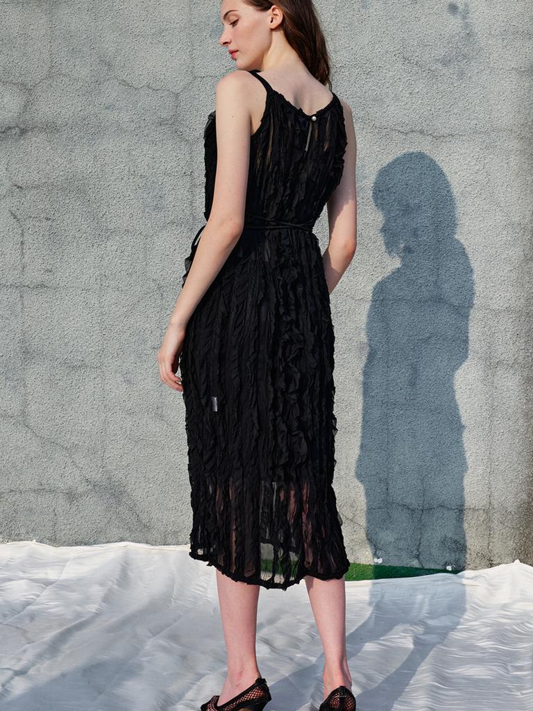 SORRY, TOO MUCH LOVE Ariana Natural Pleats Chiffon Dress_Black