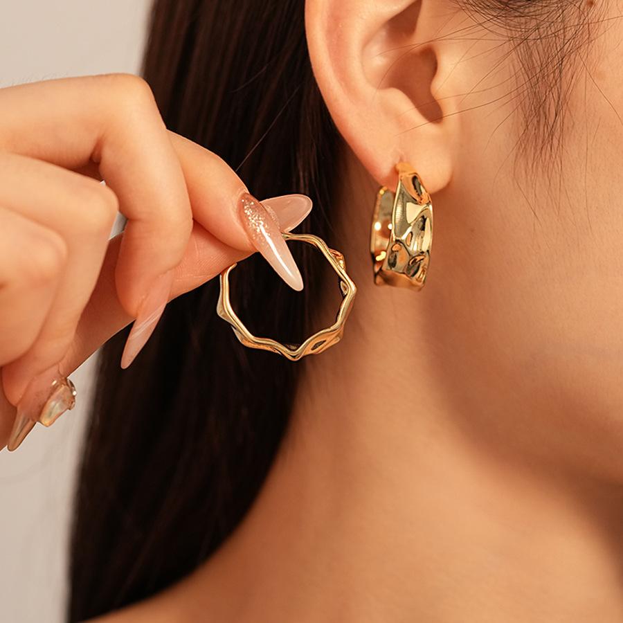 Simple Pleated Twisted C-circle Silver Needle Stud Earrings Niche Premium Earrings