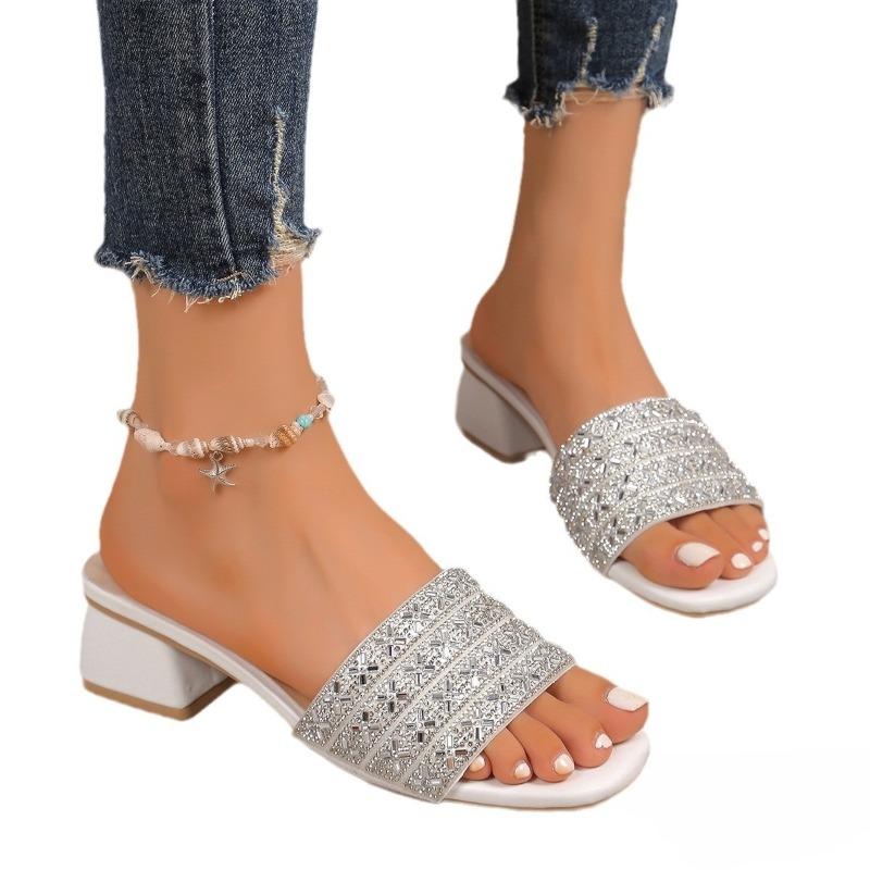 New Style Shoes: Large-sized Mid-heel One-shoulder Slippers for Women, Thick-heeled Square-toed Fashion Sandals