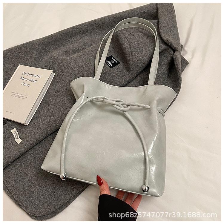 Korean lazy style large capacity tote bag women's strap bow pleats oil wax leather shoulder bag blue bucket bag