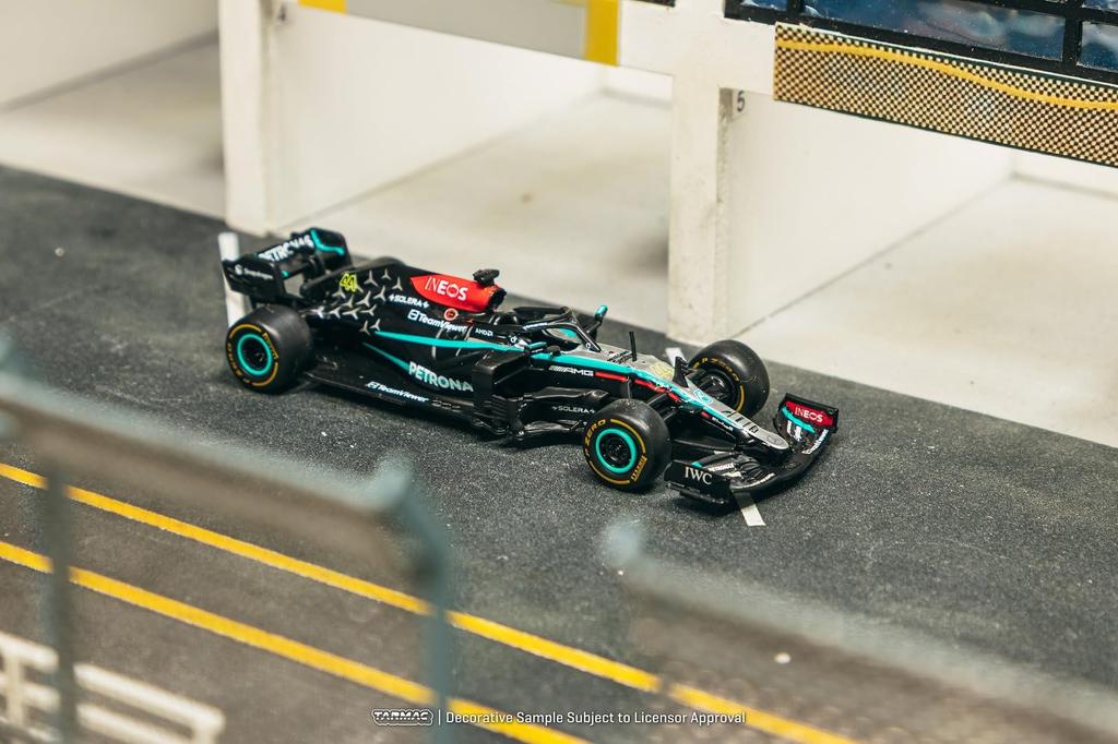 Speedmaster Japan TARMACWORKS F1 W12 E Performance New York Demo Run 2024 Lewis Hamilton Finished Model 1/64 Mercedes-AMG T64G-F037-NY