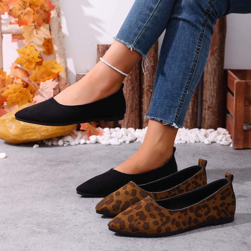 Pointed Leopard Print Pumps for Women's 2025 Autumn New Flat Plus-size Beanie Shoes