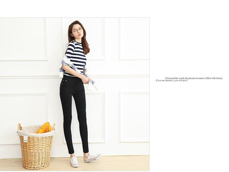 Women's Plus Size Spring Leggings with Buttoned Pockets - One Piece