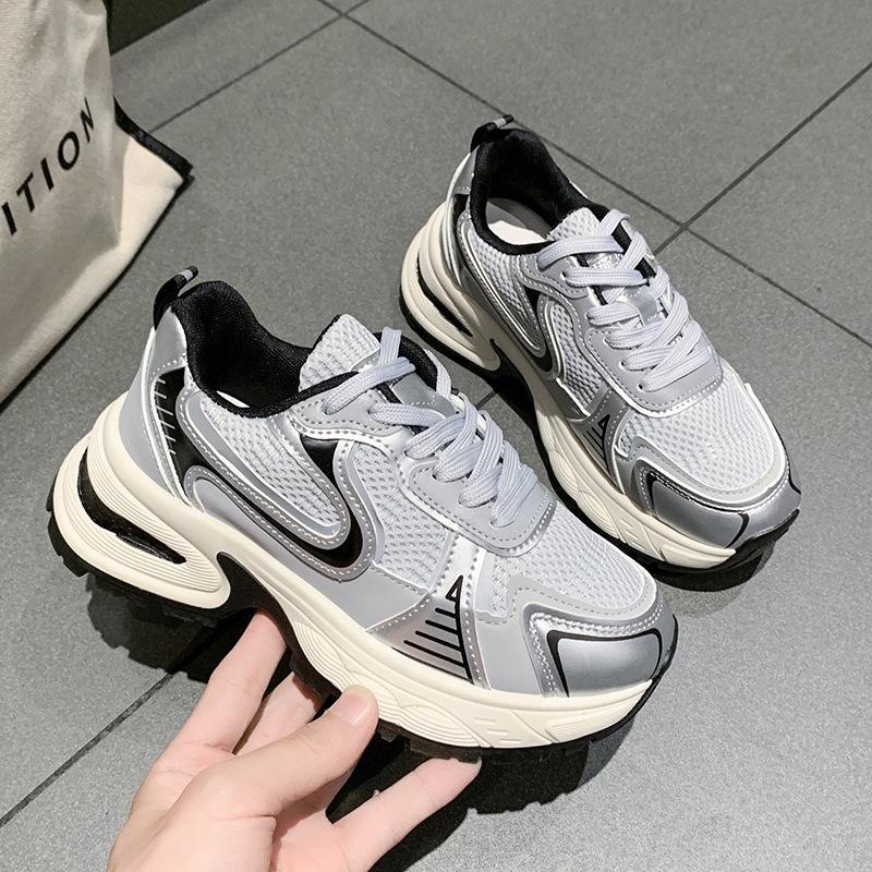 Super soft 2025 new thick-soled retro casual dad shoes versatile sports shoes popular running European station ins tide