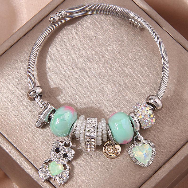 Stylish Diamond Heart & Bear Pendant Bracelet - Multi-Element Accessory