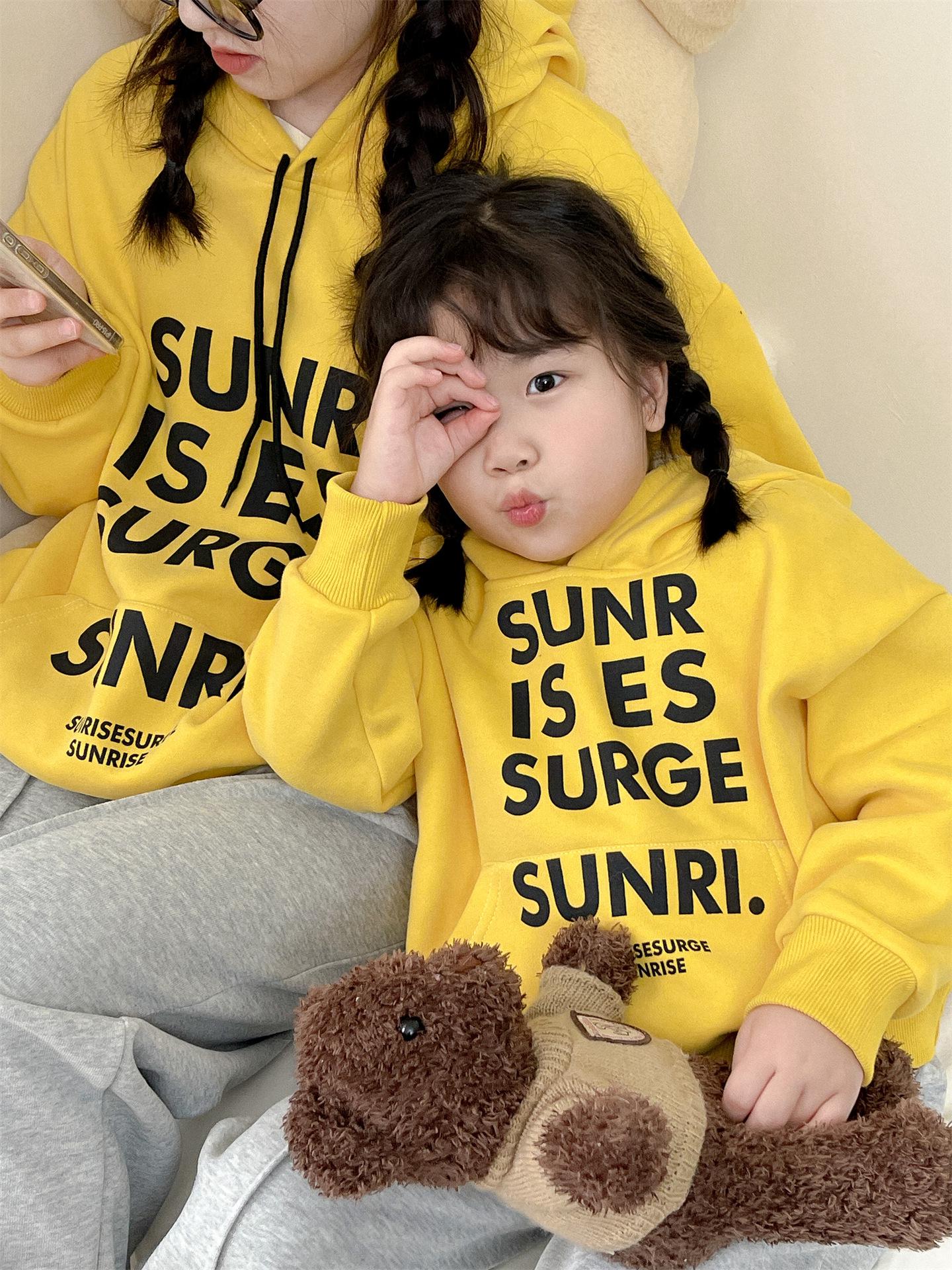 2025 Winter Fleece-Lined Family Matching Color Block Long Sleeve Sweatshirts 100 95-105cm 25-33kg жёлтый
