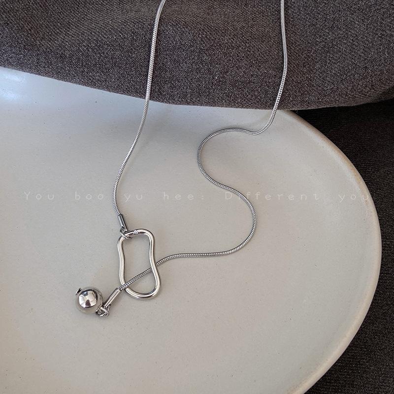 Minimalist Metal Ballpoint Pendant Necklace For Women Lady Elegant Long Geometric Pull-Out Chain Necklace Autumn Sweater Jewelry
