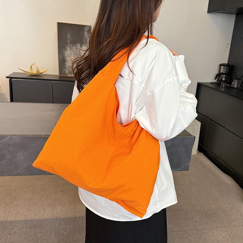Large Capacity Trendy Shoulder Bag Fashion Casual Solid Color Commuter Underarm Bag Simple Casual Texture Tote Bag