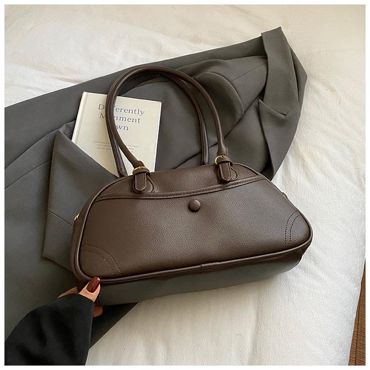 High-value retro commuter underarm bag 2025 autumn new bowling bag women's casual temperament shoulder bag
