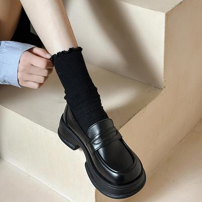 Chaussures Mary Jane pour femmes Mocassins en cuir à semelles épaisses Printemps/Été Nouveauté Style britannique Petites chaussures en cuir Escarpins à enfiler