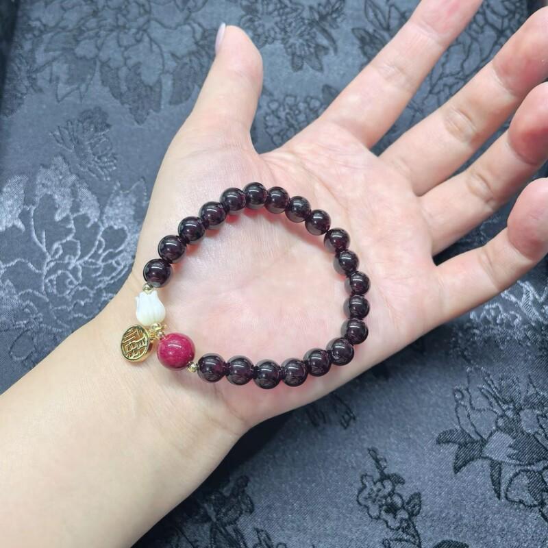 Handmade Natural Garnet 8mm Beaded Bracelet With Shell Flower Cinnabar Fortune Charm Boho Chic Womens Jewelry 8mm as shown