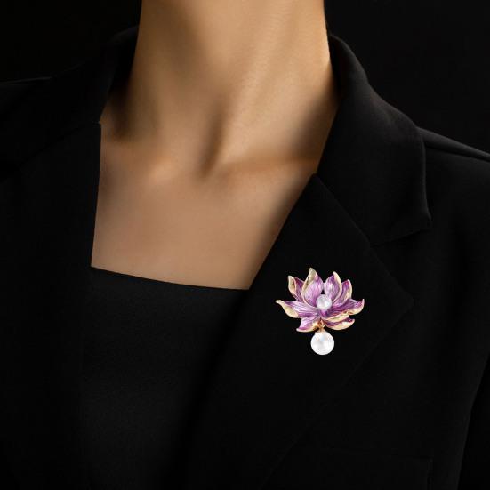 Yousheng Women Brooch Lotus Flower Shape Faux Pearl Decor Contrast Color Realistic Flower High-end Luxury Lady Party Prom Clothes Pin Jewelry Decor