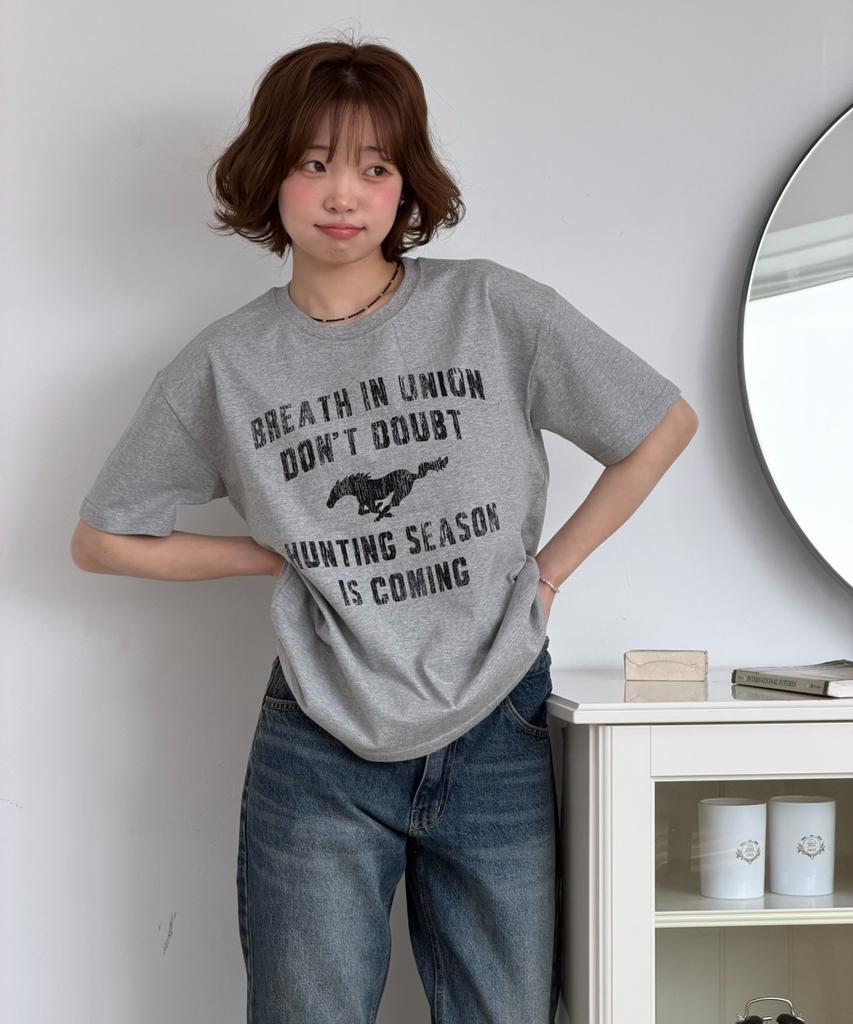 AMOU Vintage Horse Half T-Shirts Gray